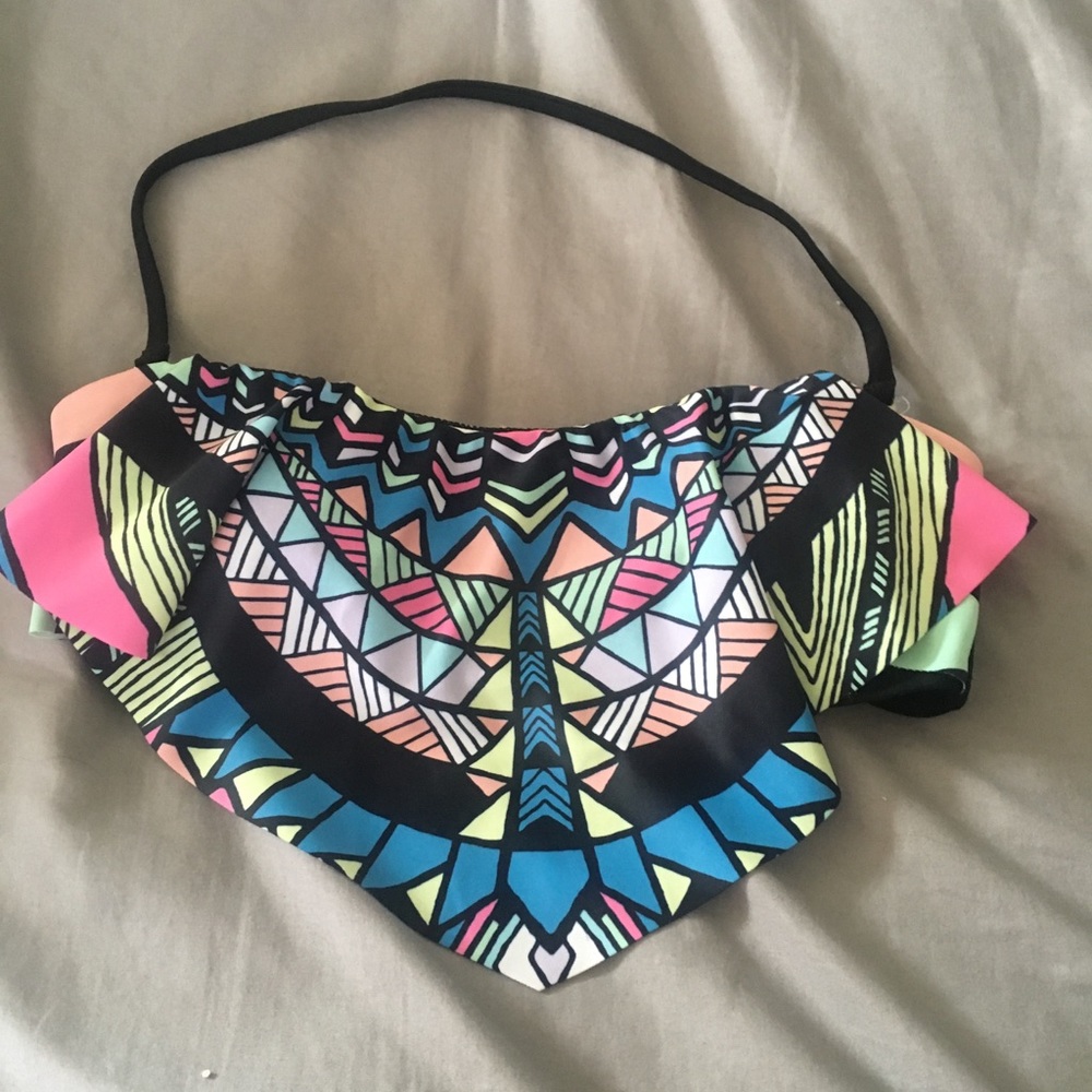 Printed flounce bikini top